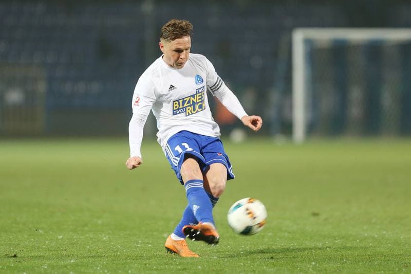 Football. II Liga. Ruch Chorzow - Gornik Leczna. 01.12.2018