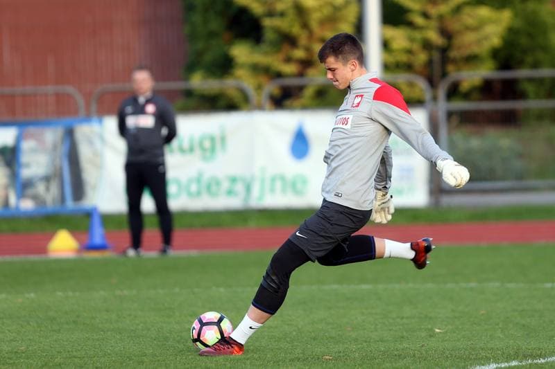 Football. Poland U19. Training. 02.10.2017