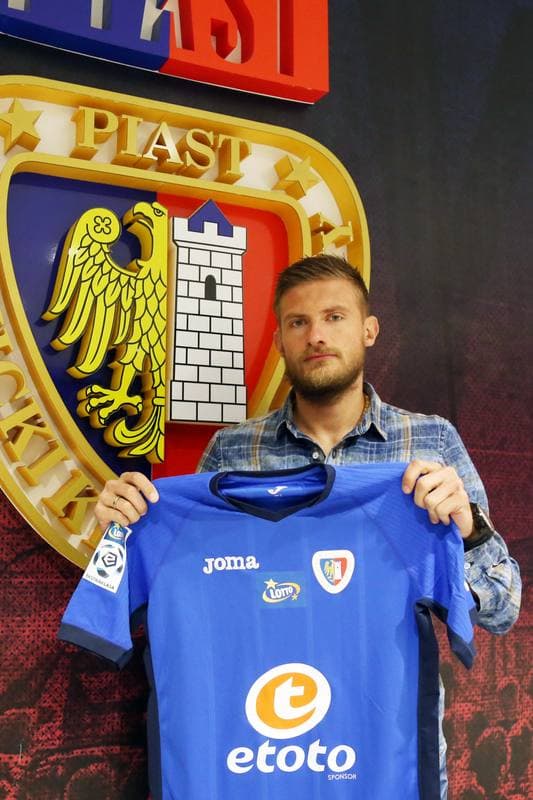 Football. Piast Gliwice. Press Conference. 02.02.2017