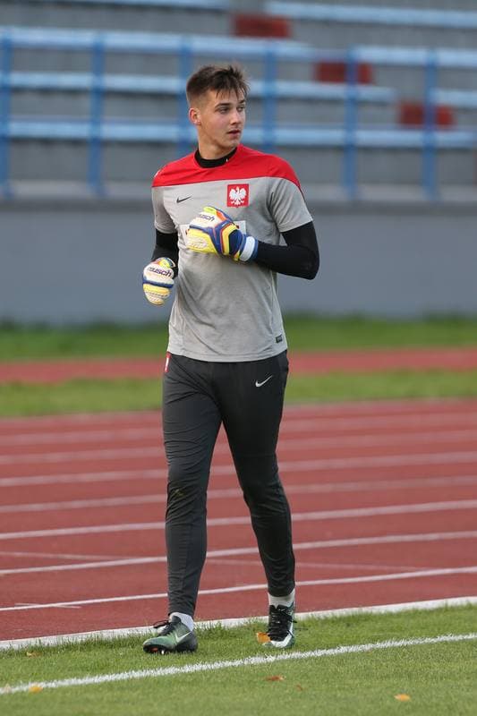 Football. Poland U19. Training. 02.10.2017