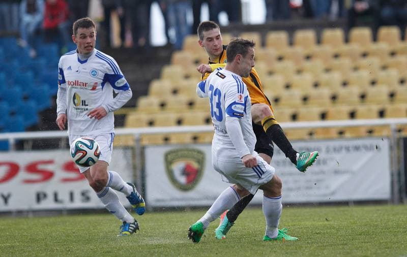 Football. I Liga. Wigry Suwalki - GKS Katowice. 04.04.2015