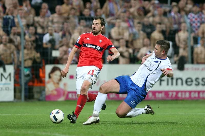 Football. Nice I Liga. MKS Kluczbork - Gornik Zabrze. 01.04.2017