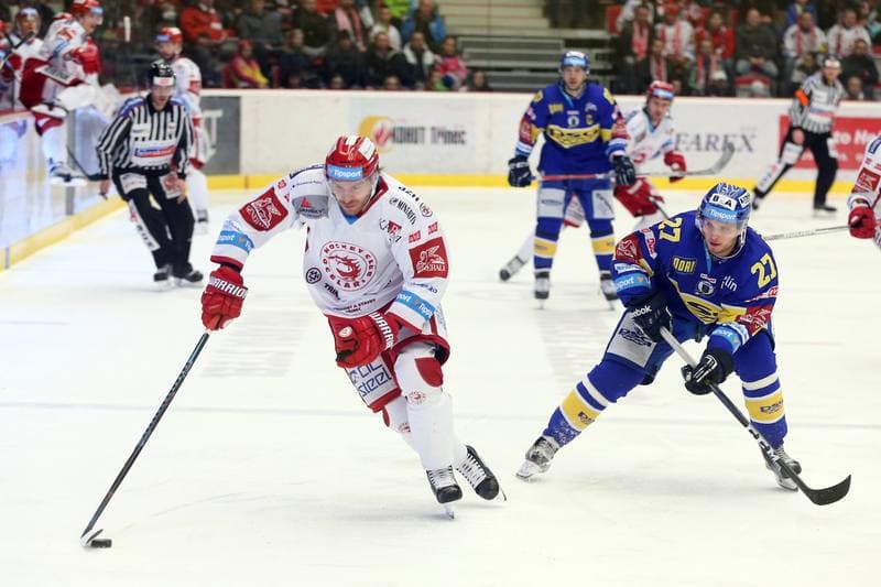 Ice Hockey. Tipsport Extraliga. Ocelari Trinec - PSG Zlin. 19.02.2017