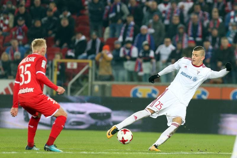 Football. Lotto Ekstraklasa. Gornik Zabrze - Lechia Gdansk. 08.12.2017