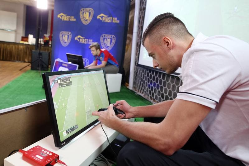 E-sport. Show Match. Piast Gliwice - Legia Warsaw. 12.12.2017