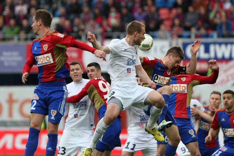 Football. Ekstraklasa. Piast Gliwice - Pogon Szczecin. 01.05.2016