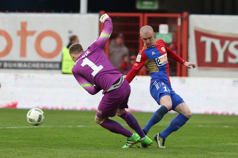 Football. Ekstraklasa. Piast Gliwice - Pogon Szczecin. 01.05.2016