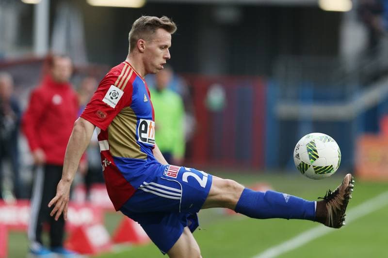 Football. Ekstraklasa. Piast Gliwice - Pogon Szczecin. 01.05.2016