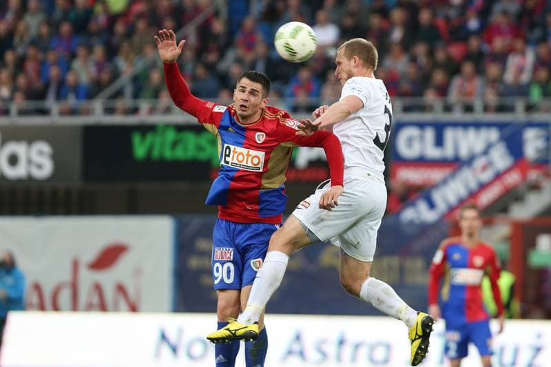Football. Ekstraklasa. Piast Gliwice - Pogon Szczecin. 01.05.2016