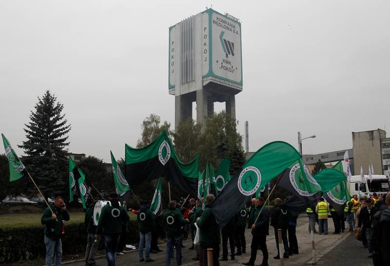 Manifestacja przed KWK Pokoj. Ruda Slaska. 13.10.2015