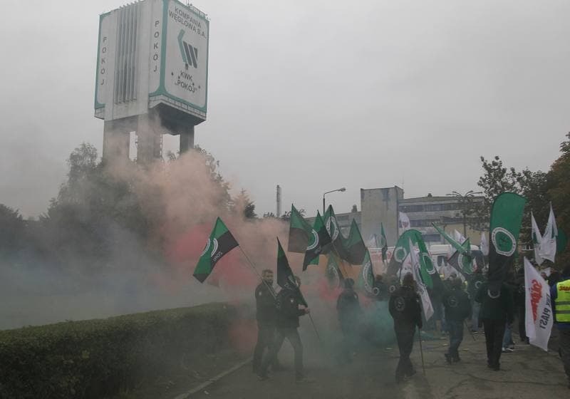Manifestacja przed KWK Pokoj. Ruda Slaska. 13.10.2015