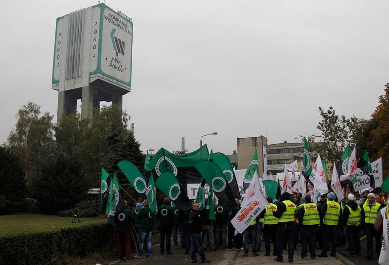 Manifestacja przed KWK Pokoj. Ruda Slaska. 13.10.2015