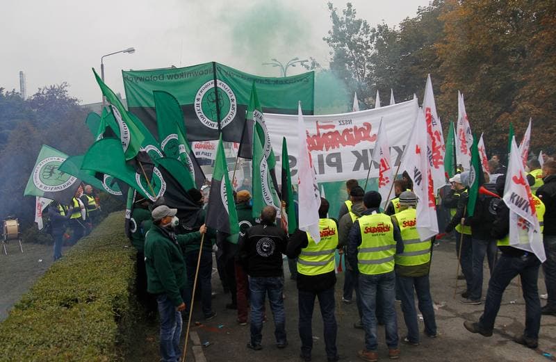Manifestacja przed KWK Pokoj. Ruda Slaska. 13.10.2015