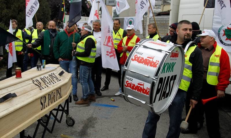 Manifestacja przed KWK Pokoj. Ruda Slaska. 13.10.2015