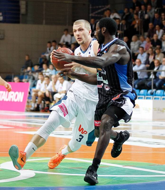 Basketball. Tauron Basket Liga. MKS Dabrowa Gornicza - Stal Ostrow Wielkopolski. 15.11.2015