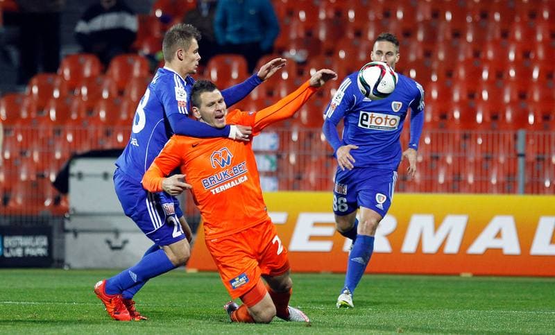 Football. PKO BP Ekstraklasa. Termalica Bruk-Bet Nieciecza - Piast Gliwice. 20.11.2015